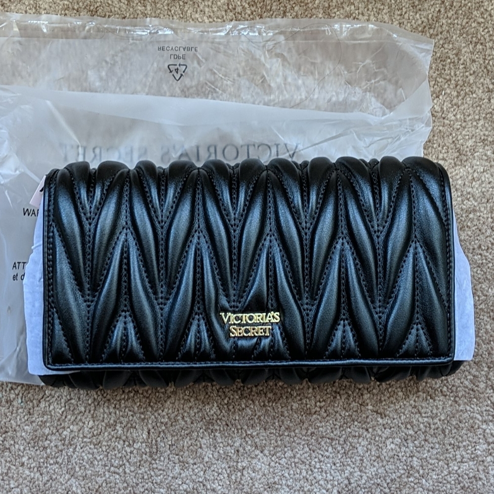Clutch Victoria's secret